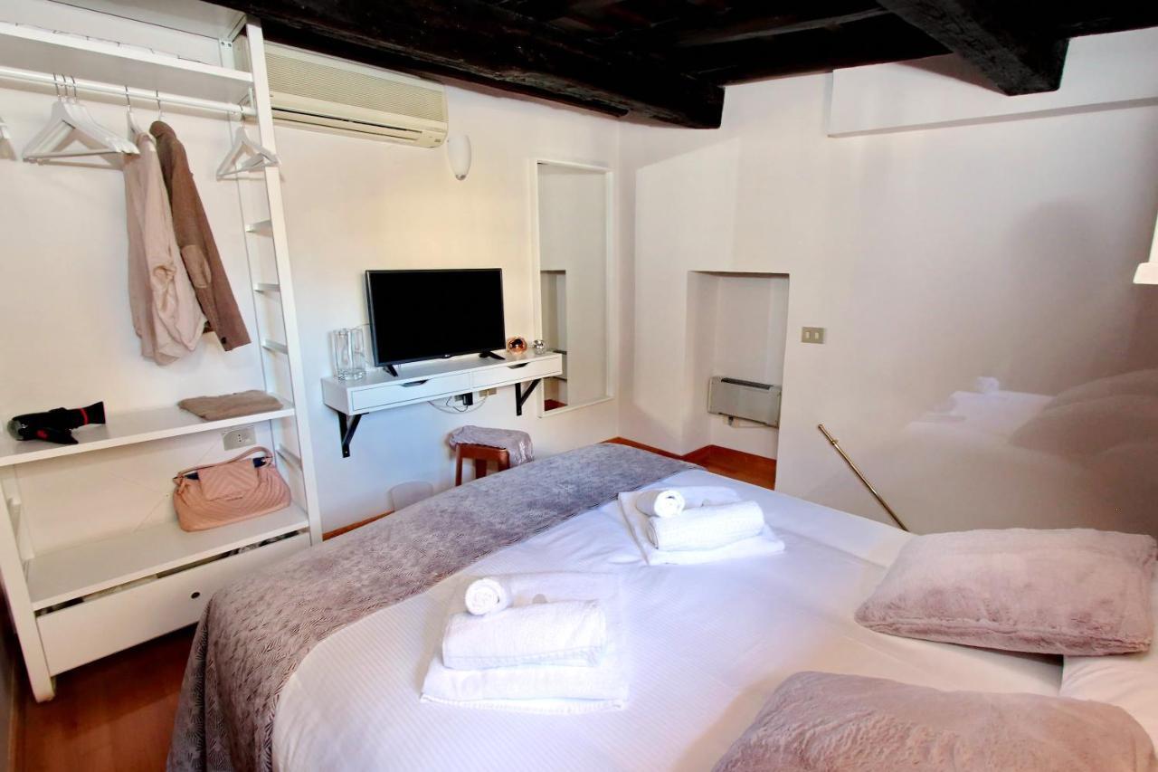 Rent In Rome Trevi Fountain Suite المظهر الخارجي الصورة